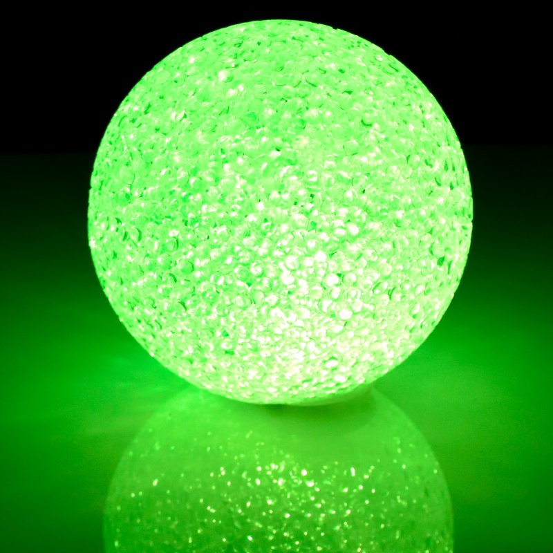 Barevná svítící LED koule 8 cm na baterie